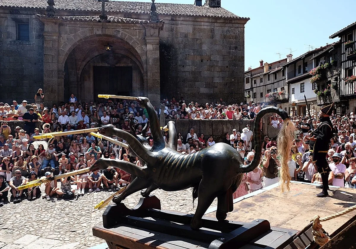 La Alberca vuelve a escenificar La Loa ante cientos de vecinos y visitantes