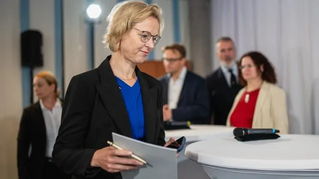 Landtag in Thüringen: Zerstrittene BSW-Fraktion in Thüringen berät über Regierungskrise