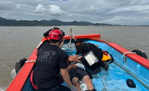 부안해경, 고창 섬마을 응급환자 선외기로 긴급 이송
