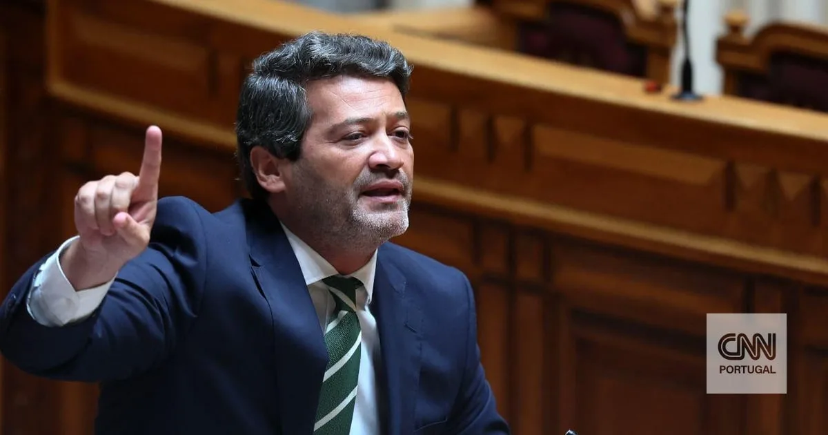 "Espero que o Presidente da Assembleia da República não seja um bloqueio à transparência": Ventura insiste na CPI a Luís Neves