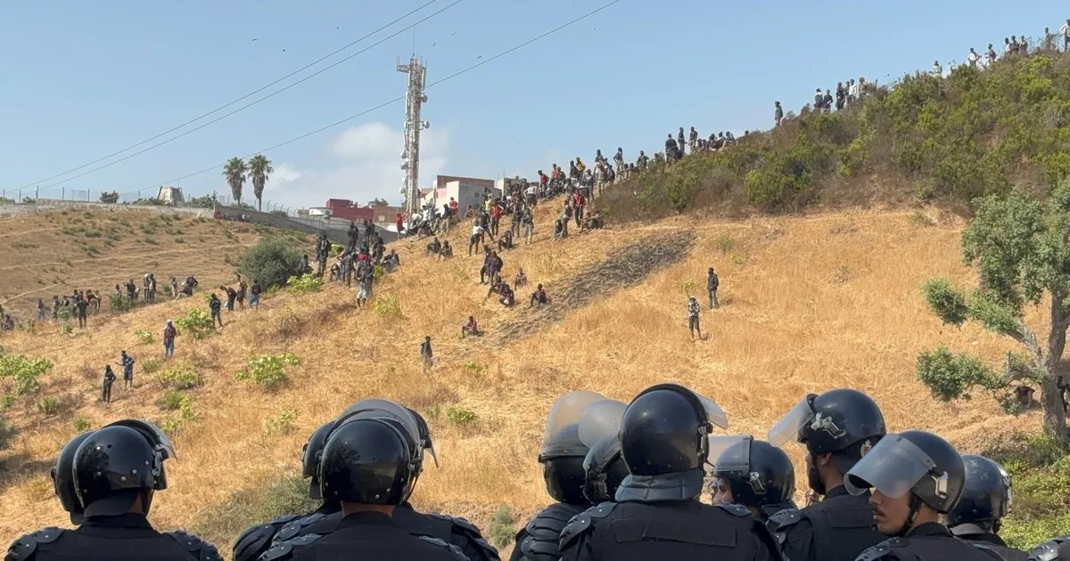 Ceuta: Marruecos frenó a cientos de migrantes que trataban de cruzar hacia el enclave español en África
