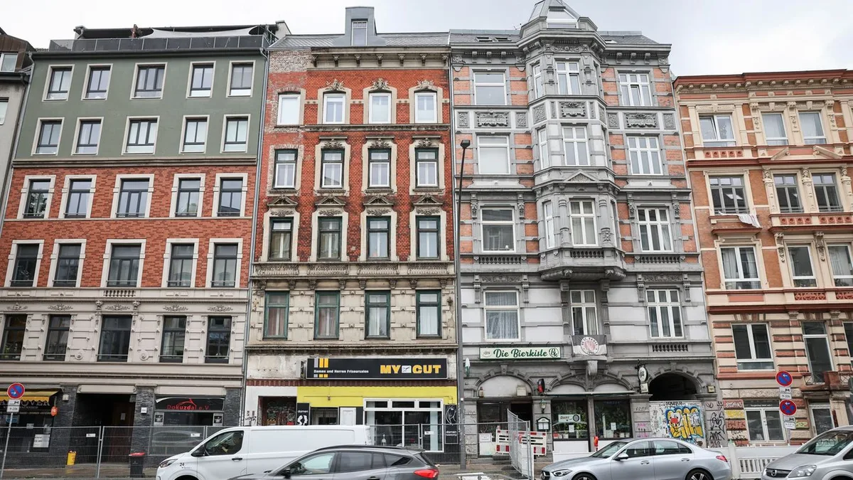 Notabriss Holstenstraße: Nachbarn dürfen zurück – Balkone und Hof bleiben gesperrt