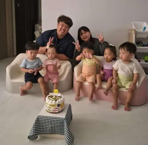 1kg도 안됐던 다섯 쌍둥이, 건강하게 두 돌 맞았다
