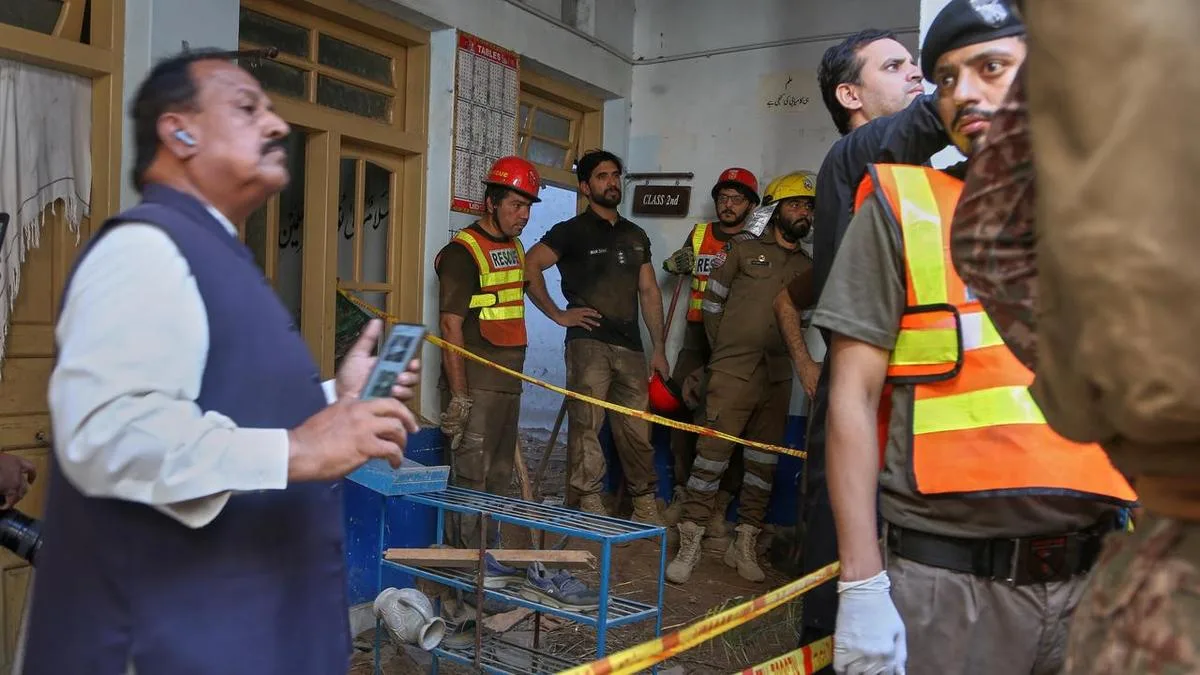 Pakistan school roof collapse kills 34 kids and teacher