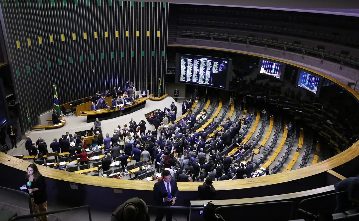 Concurso da Câmara dos Deputados paga R$ 32 mil; veja vagas