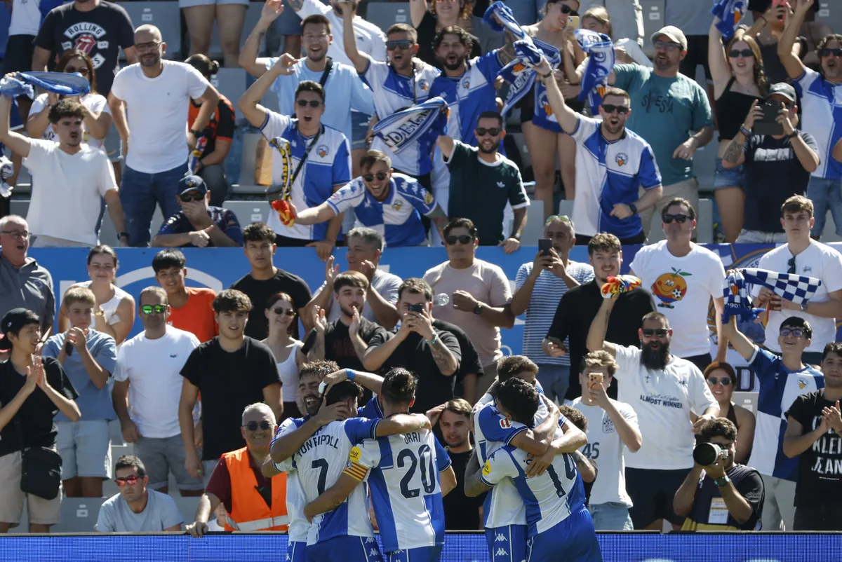 El Sabadell se gradúa ante el Oviedo