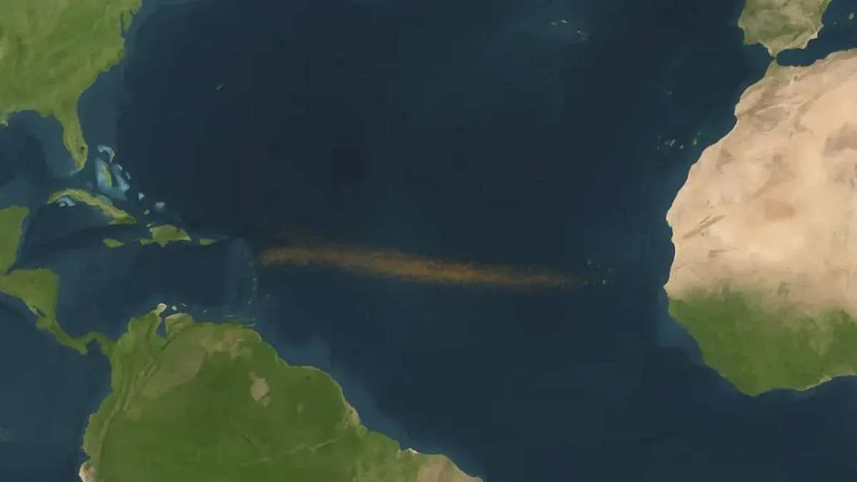 La NASA mira al Atlántico desde el espacio y encuentra una mancha marrón que está arruinando las vacaciones a miles de personas