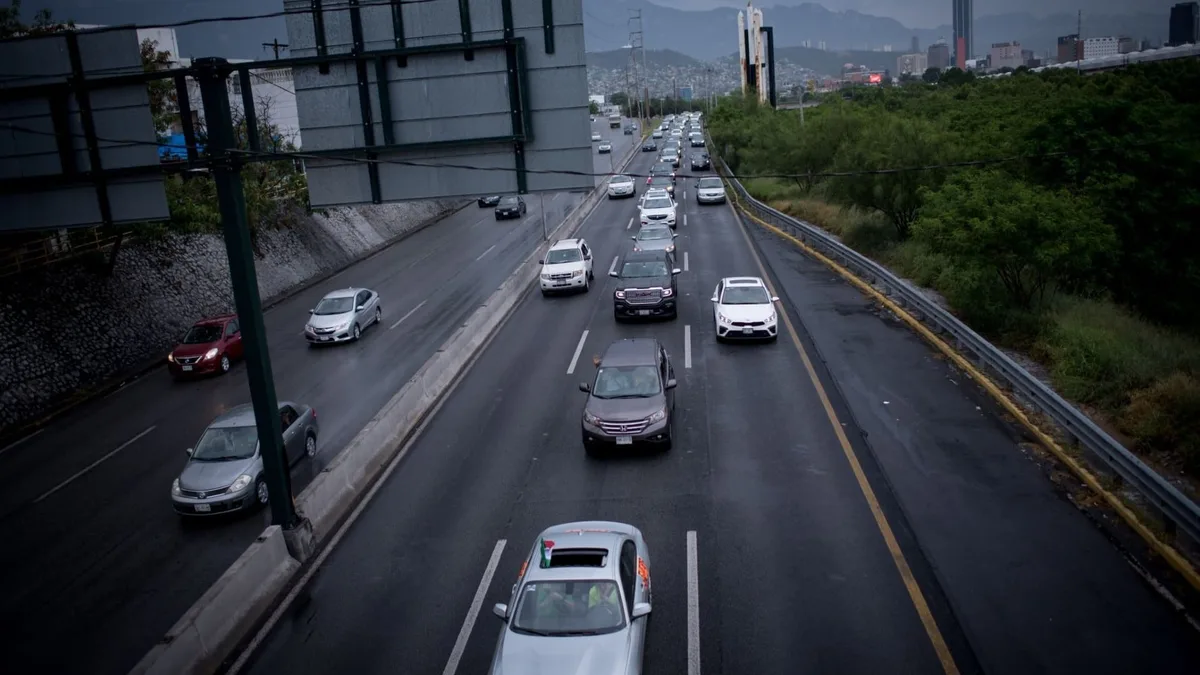 ¿Adiós al tráfico? San Pedro Garza García prueba semáforos que operan con IA