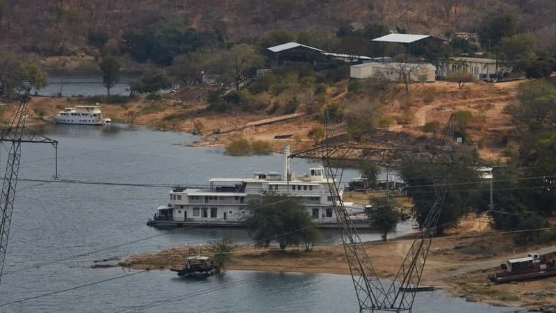 Le bilan d'un naufrage au Zimbabwe s'alourdit à 94 morts, le gouvernement pointe une "erreur humaine"