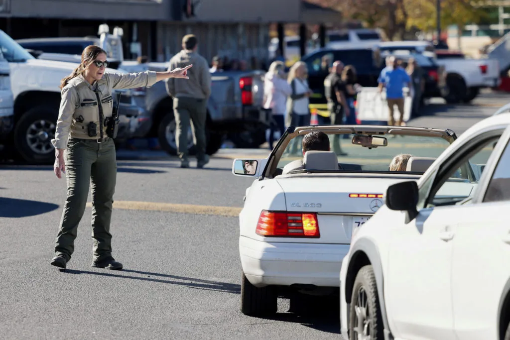 At least 2 people hospitalized after shooting at Oregon elementary school, police say