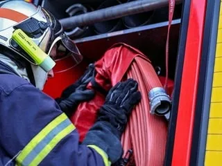 Une quarantaine de pompiers mobilisés pour éteindre l’incendie d’un silo industriel en pleine nuit