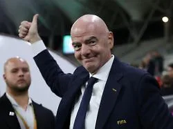 Gegner sind frustriert: Gianni Infantino entschuldigt sich und schweigt