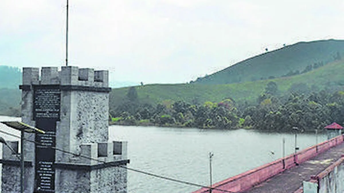 Water level in Mullaperiyar dam stands at 122.45 feet