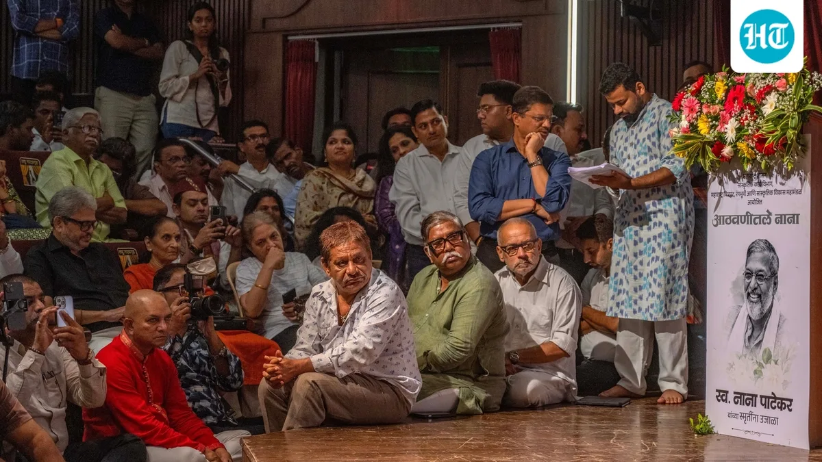 Film fraternity honours Nana Patekar at prayer meet, FDA Commissioner Tukaram Mundhe calls him ‘man of great purpose’