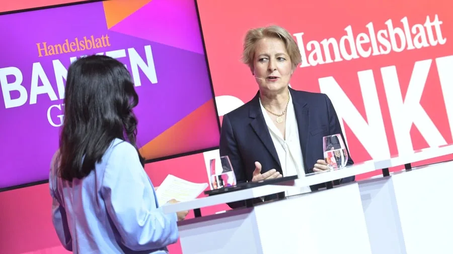 Banken-Gipfel: Targobank-Chefin offen für Zukäufe auf dem Versicherungsmarkt