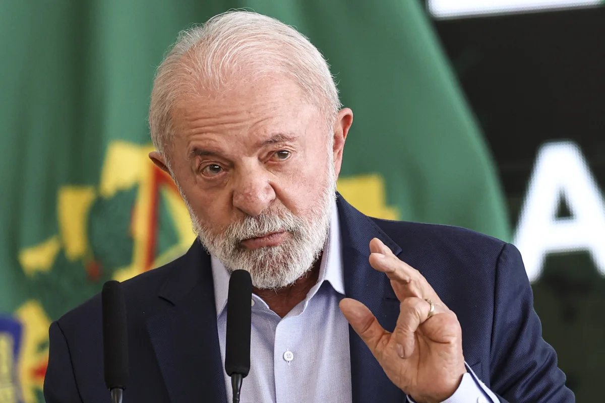 ‘Se está agindo de forma errada, tem que ser investigado’, diz Lula sobre Lulinha