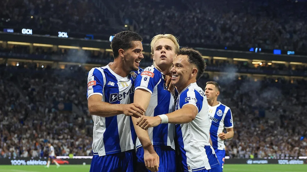 FC Porto vence na receção ao Benfica e reforça liderança isolada da I Liga