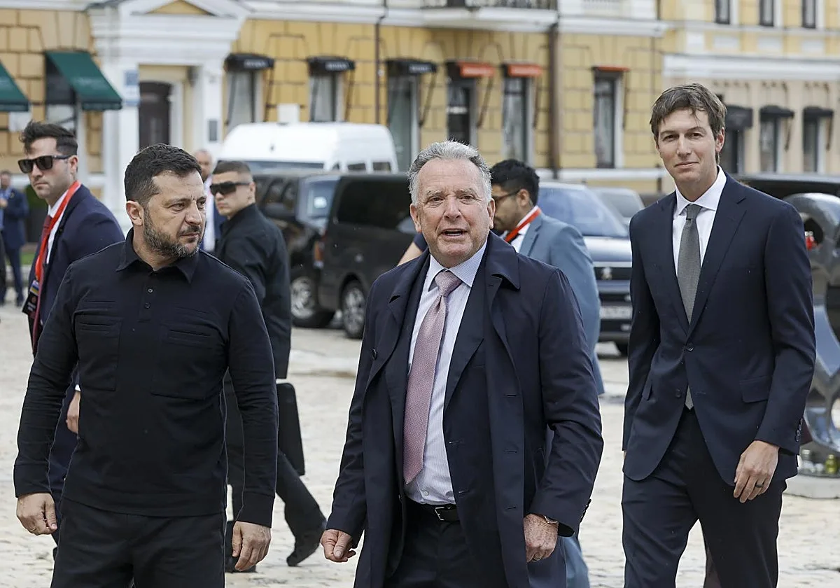Los enviados especiales de Trump visitan por primera vez Kiev para reactivar las conversaciones de paz