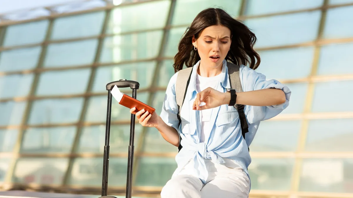 Los 10 errores que más problemas dan al viajar en avión (y cómo evitarlos si regresas del verano)