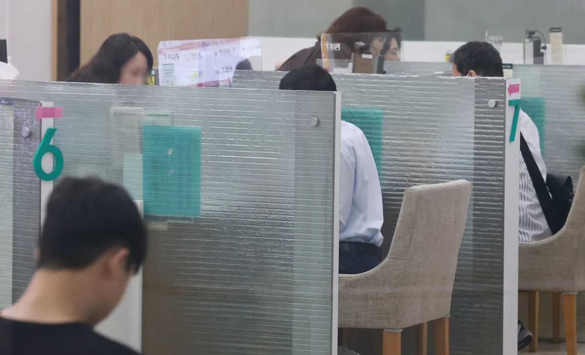 1시간 걸리던 ‘서류 지옥’… 펀드 가입 30분으로 뚝