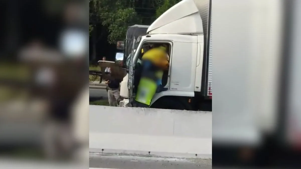 Acidente com caminhão interdita parcialmente trecho da BR-470, em Blumenau