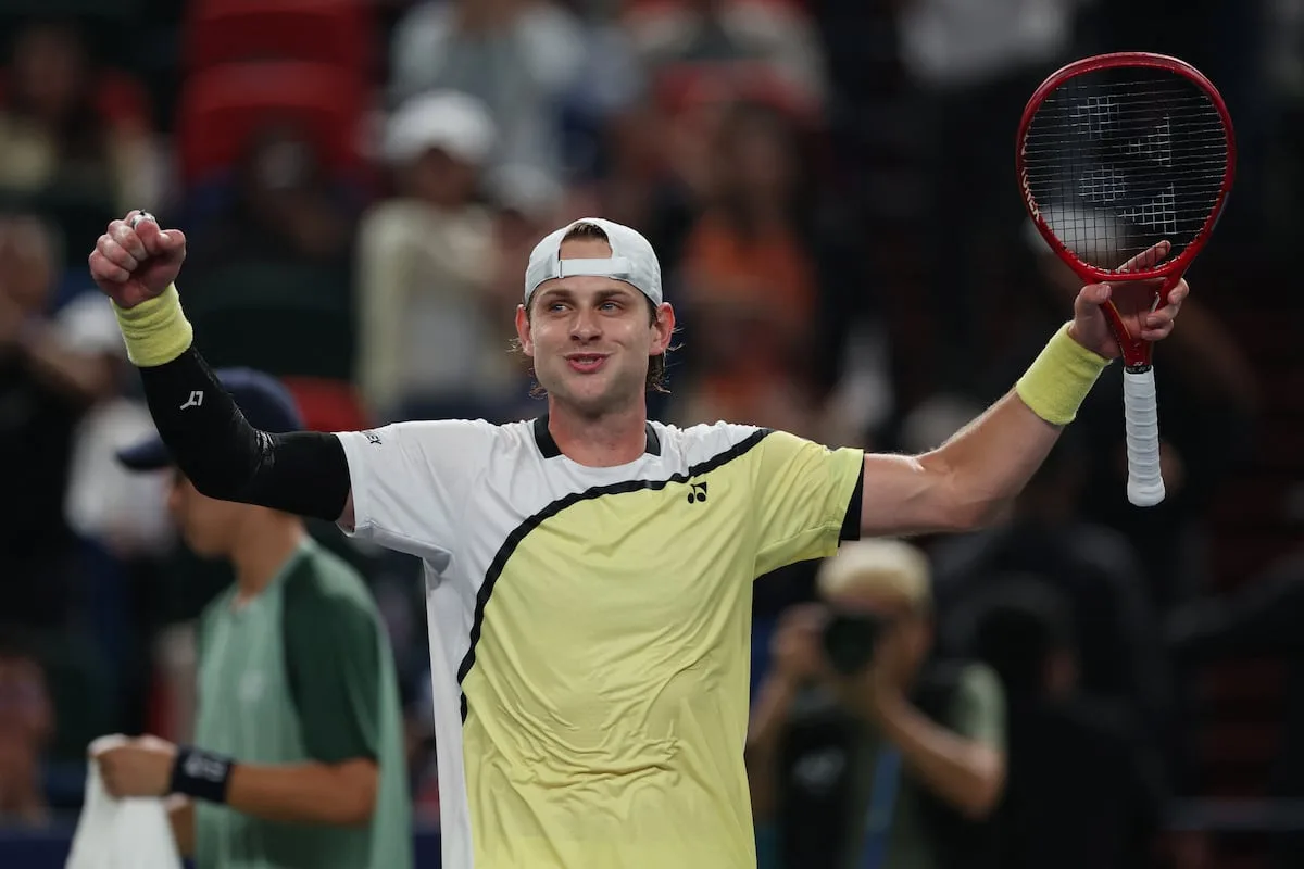 Bergs stuns Alcaraz in Shanghai Masters upset