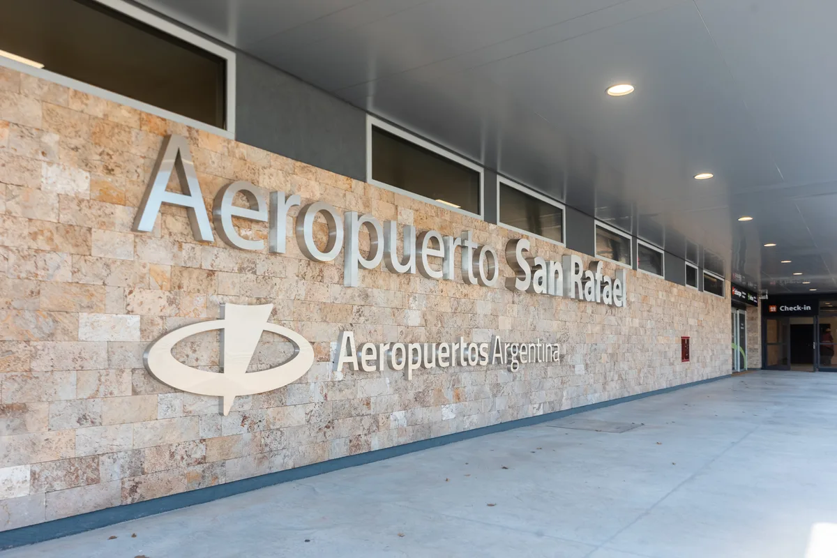 Aeropuertos Argentina avanza con la nueva terminal aérea en San Rafael, eje del turismo en el sur de Mendoza