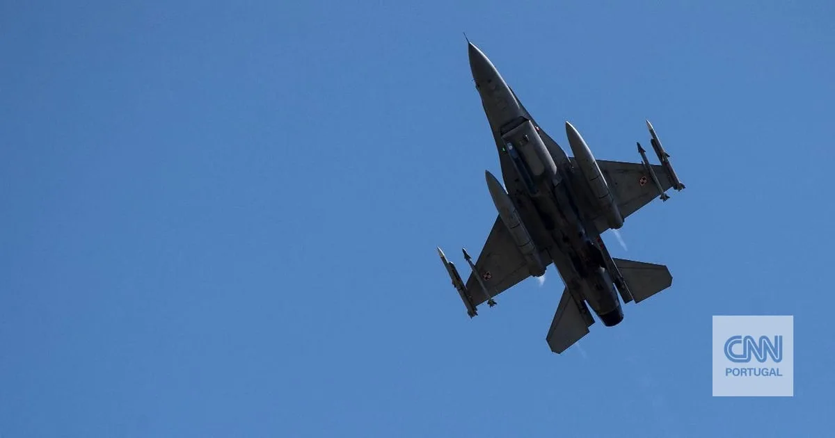 Caças polacos intercetam avião espião russo sobre o Báltico pela terceira vez em agosto