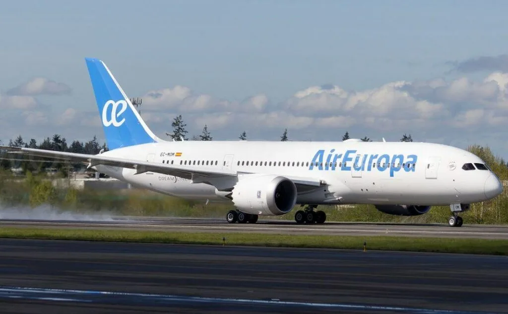 Air Europa transporta mais de oito milhões de passageiros no Verão, mais 4,3% que em 2025
