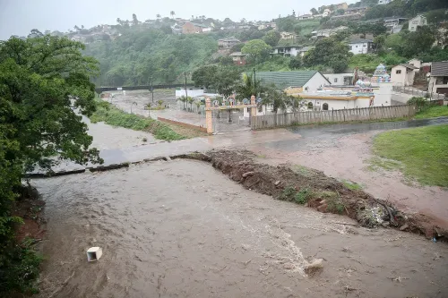 BRICS urged to work together on climate-resilient infrastructure