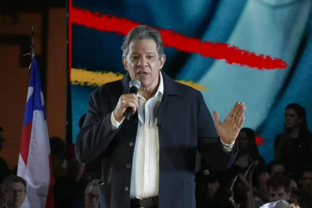 Haddad ataca ensino "decadente" e atribui taxa da blusinha a Tarcísio