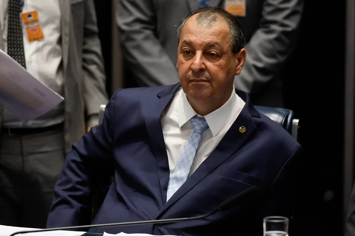 Relator da escala 6x1 promete texto na quinta (27) e avalia mudança na versão da Câmara