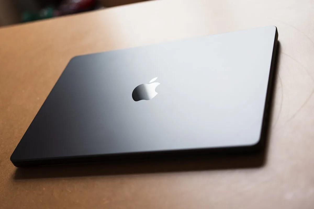 MacBook Pro OLED : pourquoi vous devriez peut-être attendre fin 2027 pour en acheter un