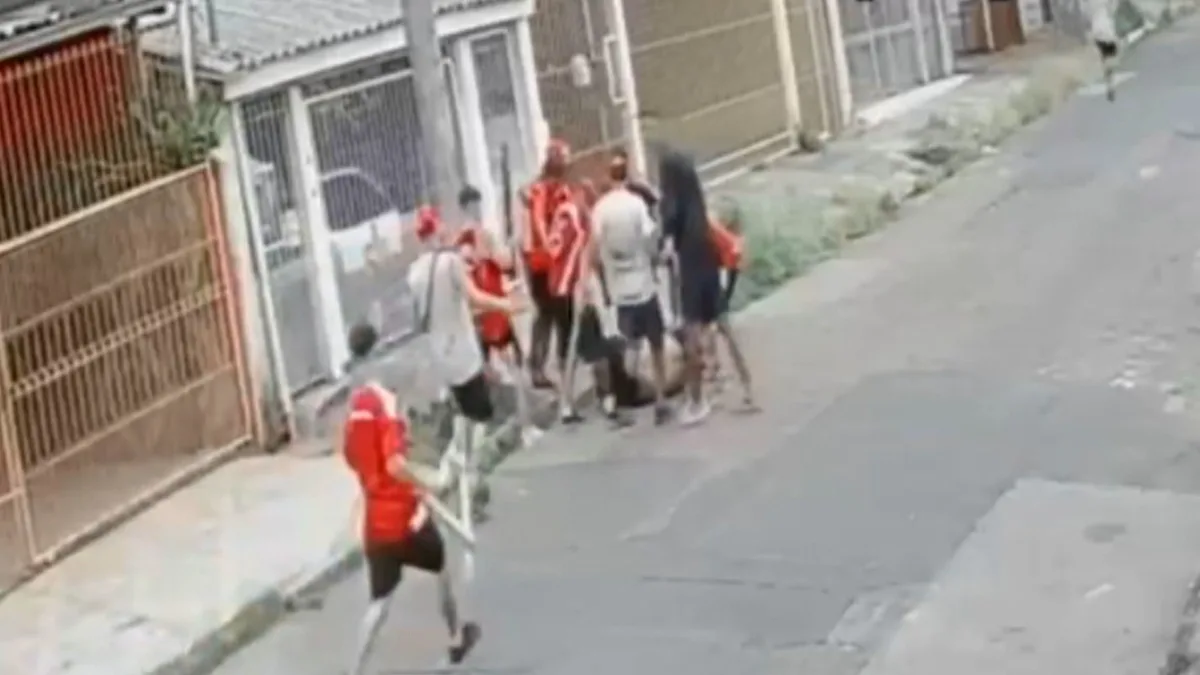Quinze torcedores do Inter são denunciados por ataque que deixou gremista em coma após Gre-Nal em Porto Alegre