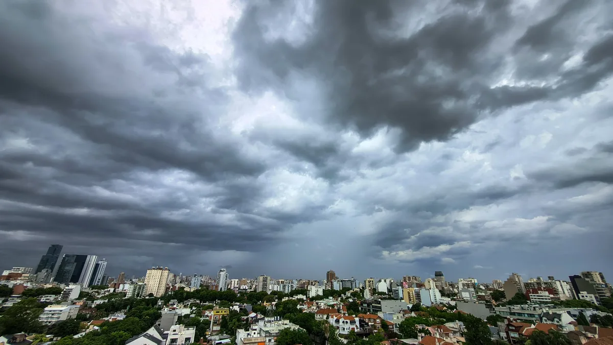 Tormentas en el Área Metropolitana de Buenos Aires: el SMN lanzó un alerta amarilla y avanza un frente frío
