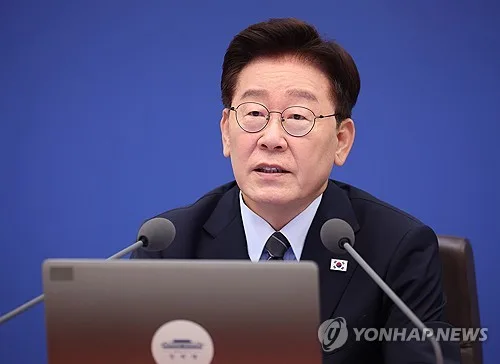[속보] 李대통령, 18일 靑서 기자회견…90분간 진행