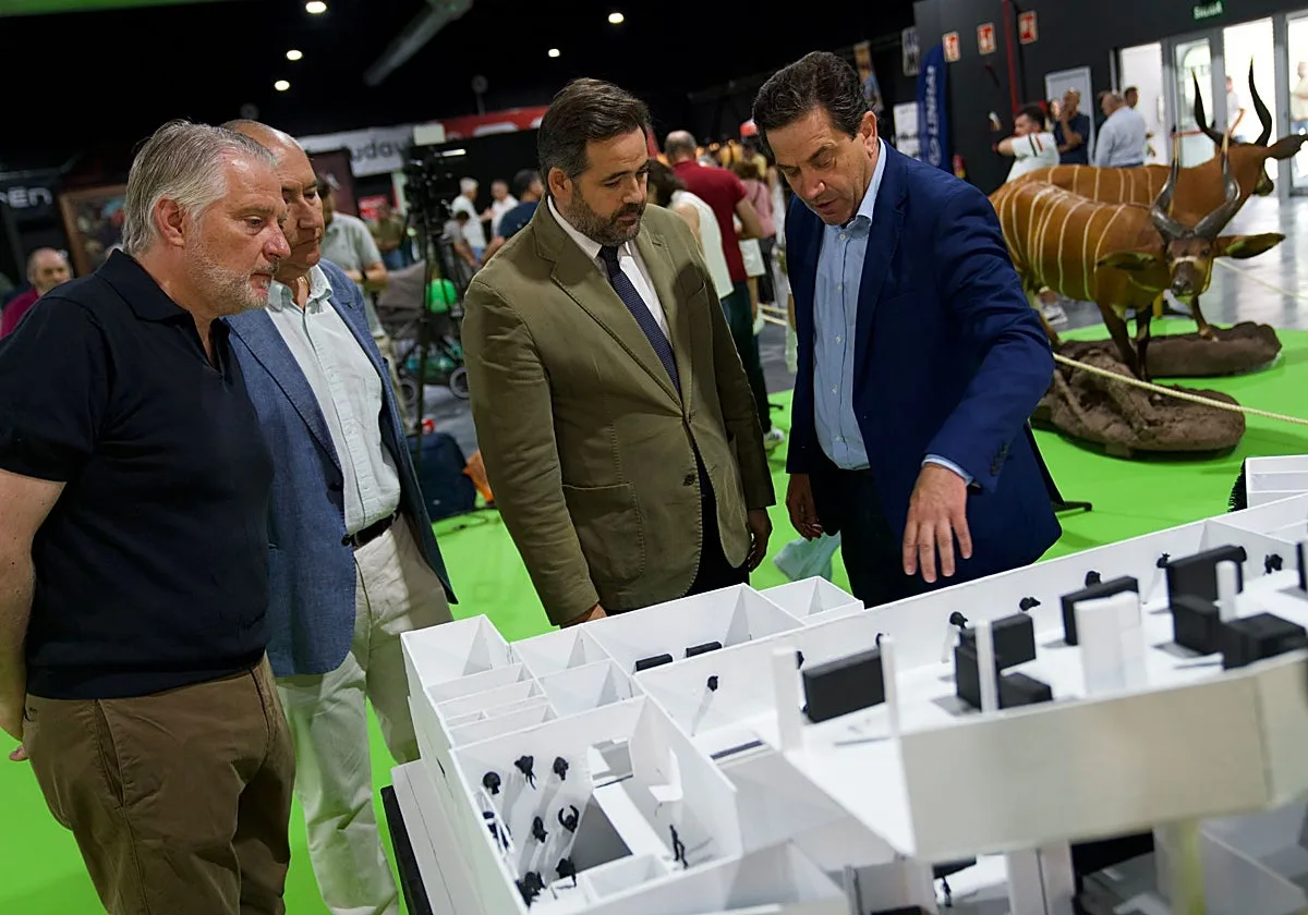 Núñez afirma que «en la caza mandarán los cazadores» y que su Gobierno les dará protagonismo