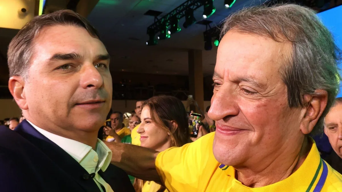 Presidente do PL visitou aliado de Flávio preso sob suspeita de ligação com PCC