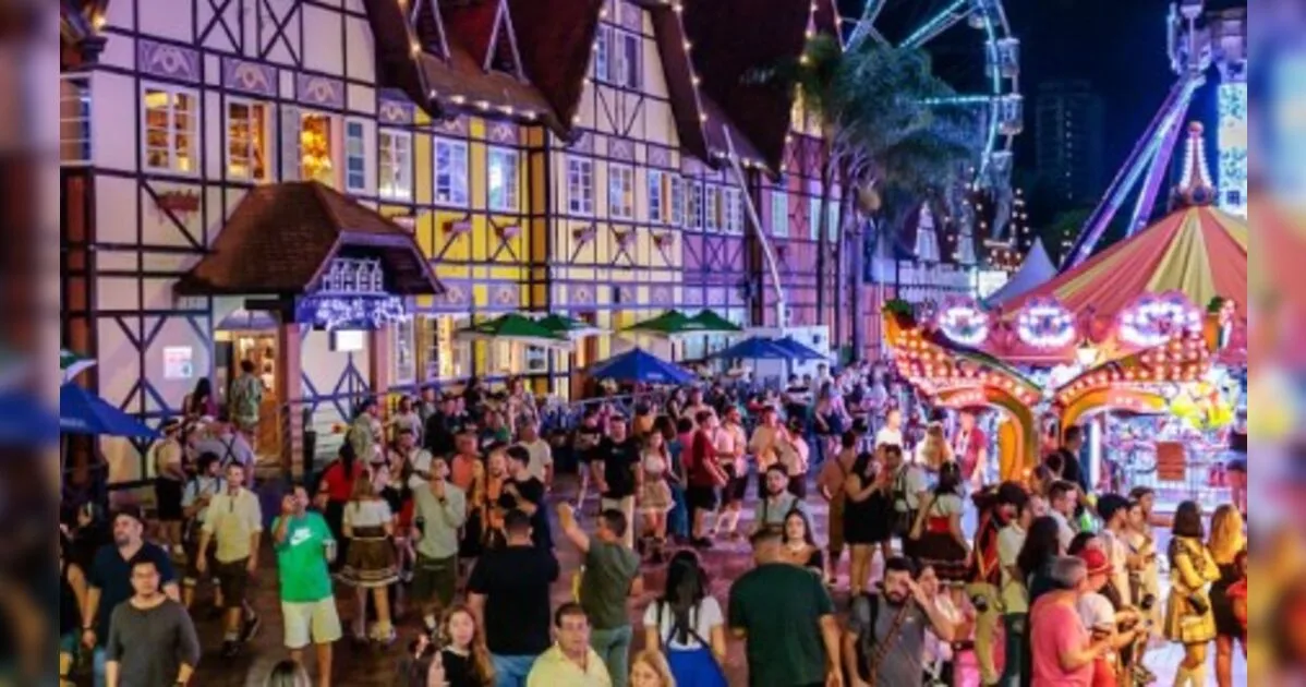 Funcionário leva atestado e é demitido ao ser visto dançando na Oktober Fest