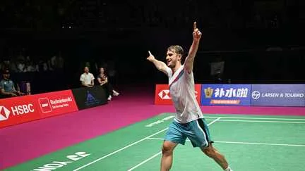 Alex Lanier devient champion du monde en simple et signe un nouvel exploit pour le badminton français