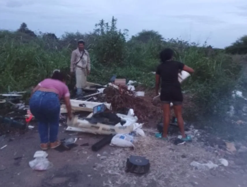 Vecinos limpian botadero improvisado en San José de Chirica