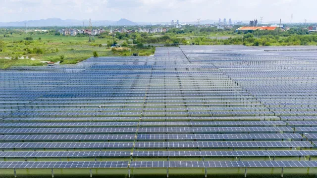 Energia solar supera pela 1.ª vez carvão em capacidade instalada na China