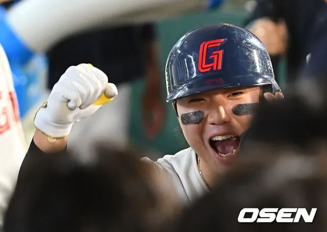 또 롯데시네마 해피엔딩! 9회 손성빈 동점포→끝내기 폭투, 롯데 5-4 재역전승 완성 [부산 리뷰]