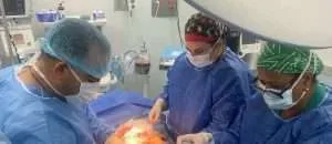 Extirpan en La Guaira tumor ovárico gigante de 70 centímetros