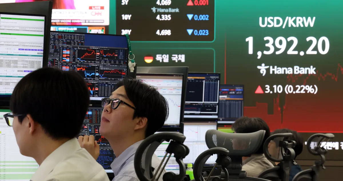 수출 기업들 달러 매도…원화 환율, 1300원대로 하락