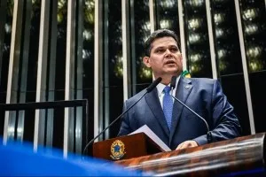 Alcolumbre adia PEC da Segurança após disputa sobre maioridade penal dividir o PT
