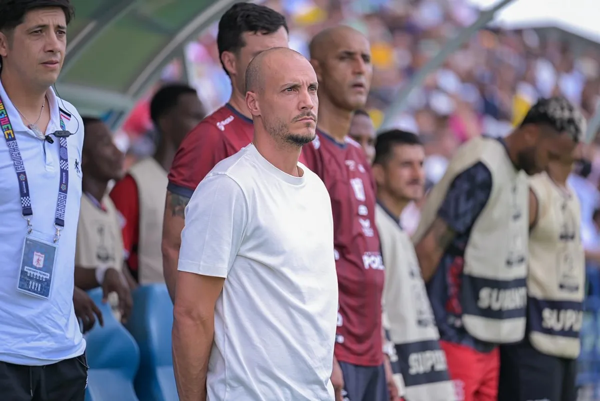 Técnico del América de Cali le lanzó duras críticas a la Liga BetPlay por “premiar la mediocridad”