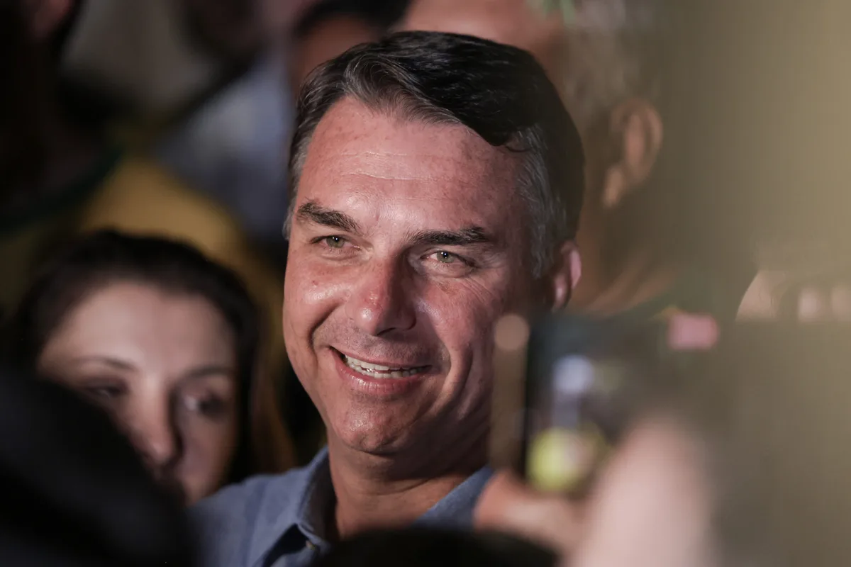 Flávio acusa diretor-geral da PF de favorecer o PT e pede investigação