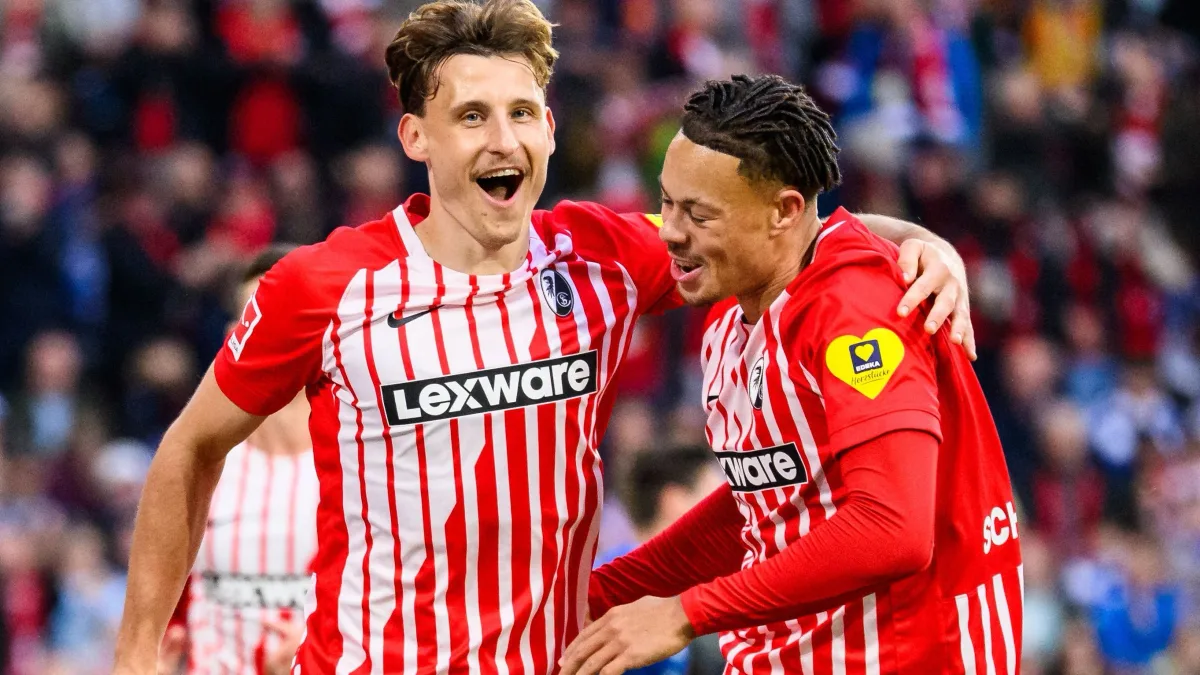 2:1 gegen Schalke 04: Freiburg trifft in Unterzahl zum Sieg und ist Tabellenführer