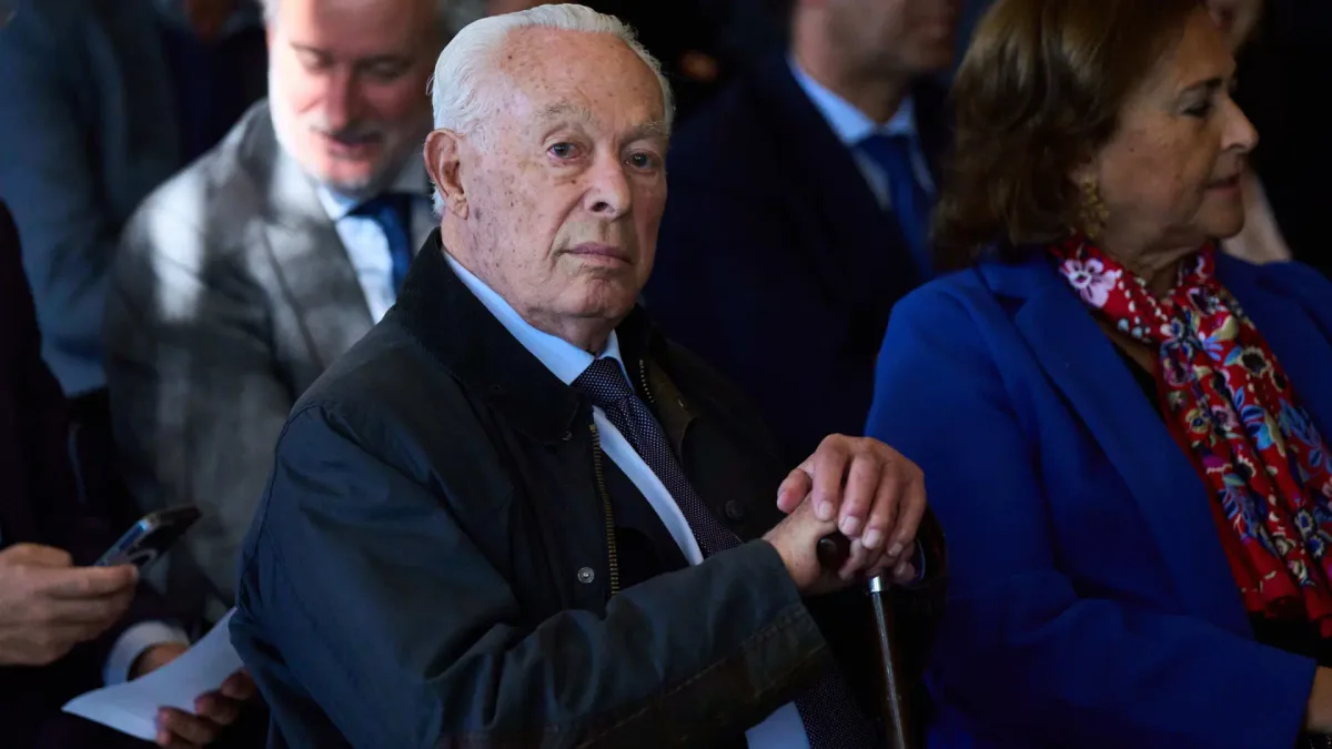 Curro Romero, ingresado de nuevo en el hospital por una neumonía